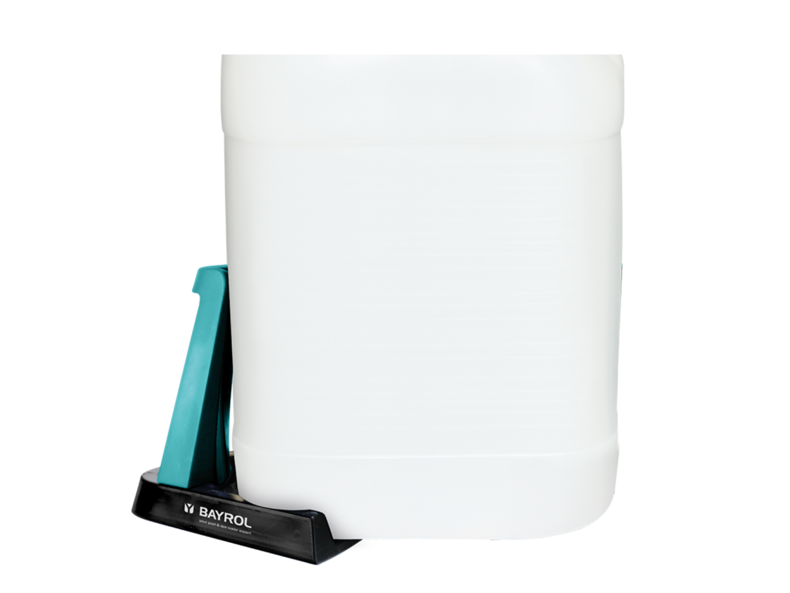 Cale-de-transport-bidons-et-seaux